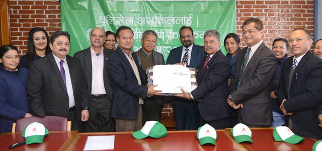 नबिल फाउण्डेसनद्वारा धुलिखेल अस्पताललाई सहयोग