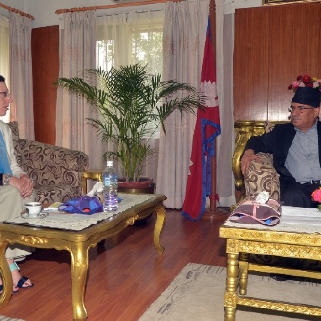 प्रधानमन्त्री प्रचण्ड र अमेरिकी राजदूत टेप्लिजबीच भेटवार्ता