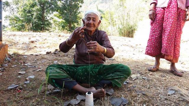 आधुनिक कथा : आमा जानुुहोस् — माया ठकुरी