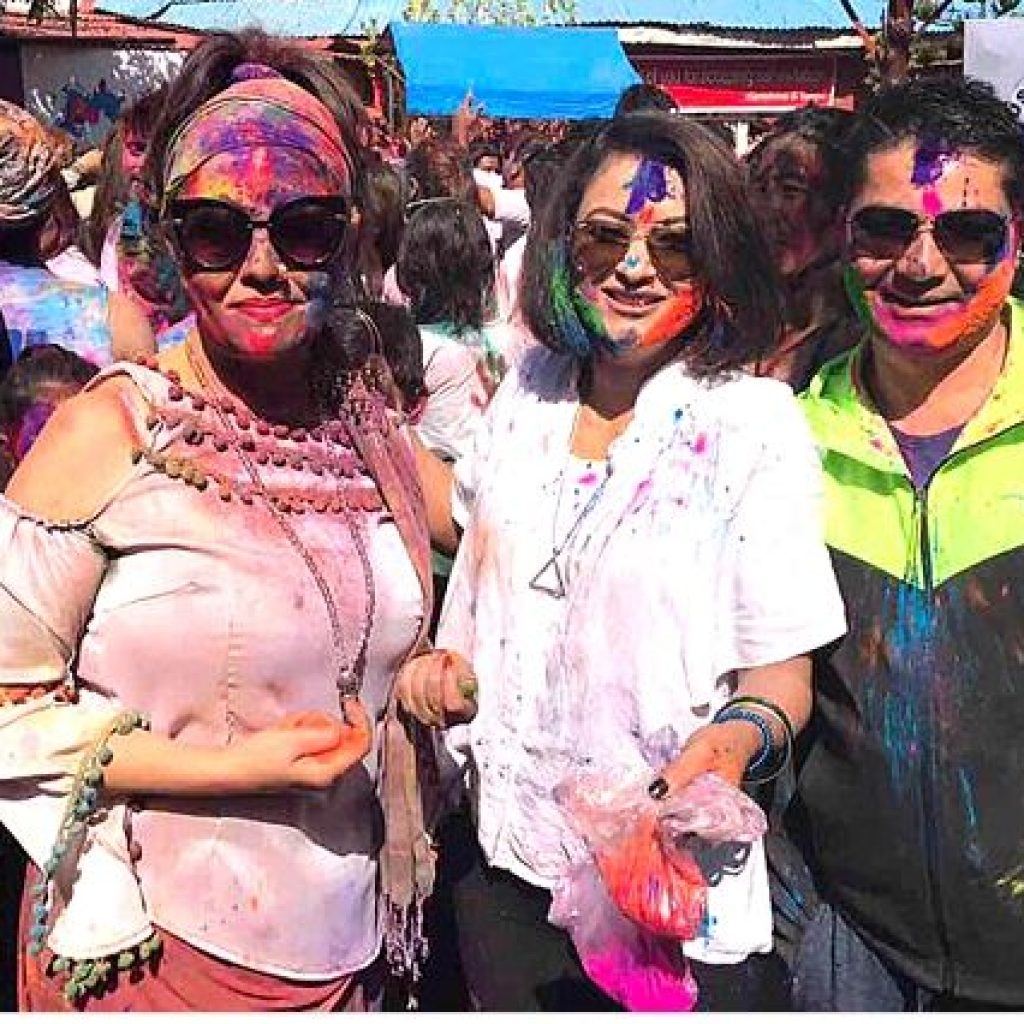 कलाकारहरुको ह्याप्पी होली