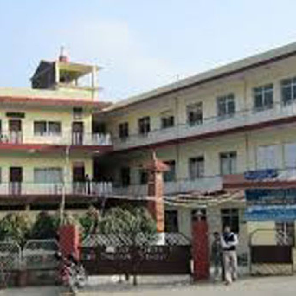 स्वास्थ्य बिमा गर्नेले उपचार सेवा पाउन थाले