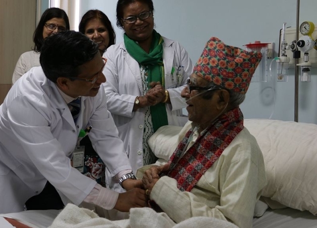 राष्ट्रकवि माधवप्रसाद घिमिरे अस्वस्थ, दुई हप्तादेखि ग्राण्डीमा भर्ना