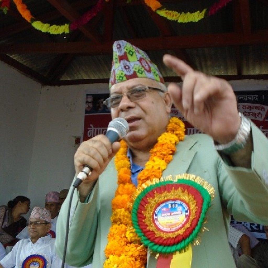 माओवादी छिमेकी मुलुकको बुई चढेर राष्ट्रिय हितविपरीत काम गर्न खोज्दै छः माधव नेपाल