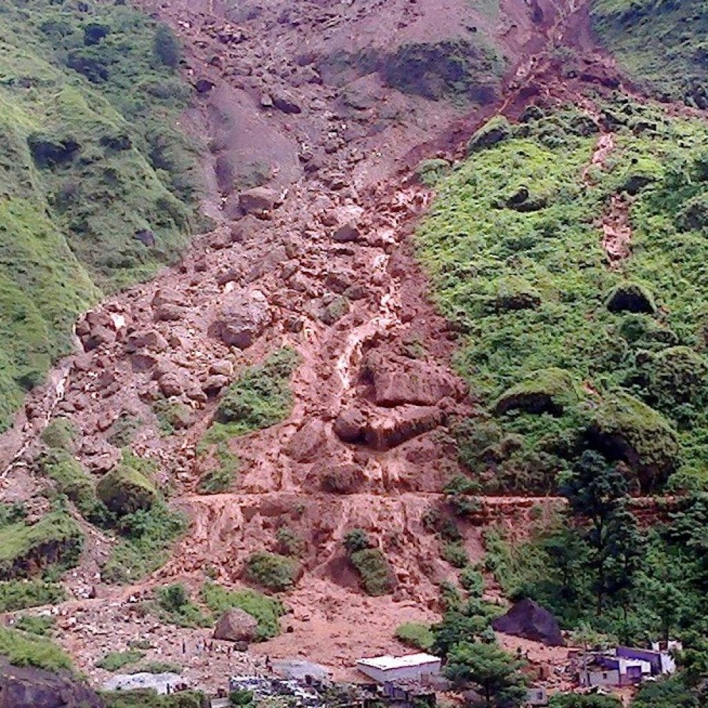 स्याङ्जामा मुसलधारे पानीपछि गएको पहिरोले एकै परिवारका चारजनाको ज्यान लियो