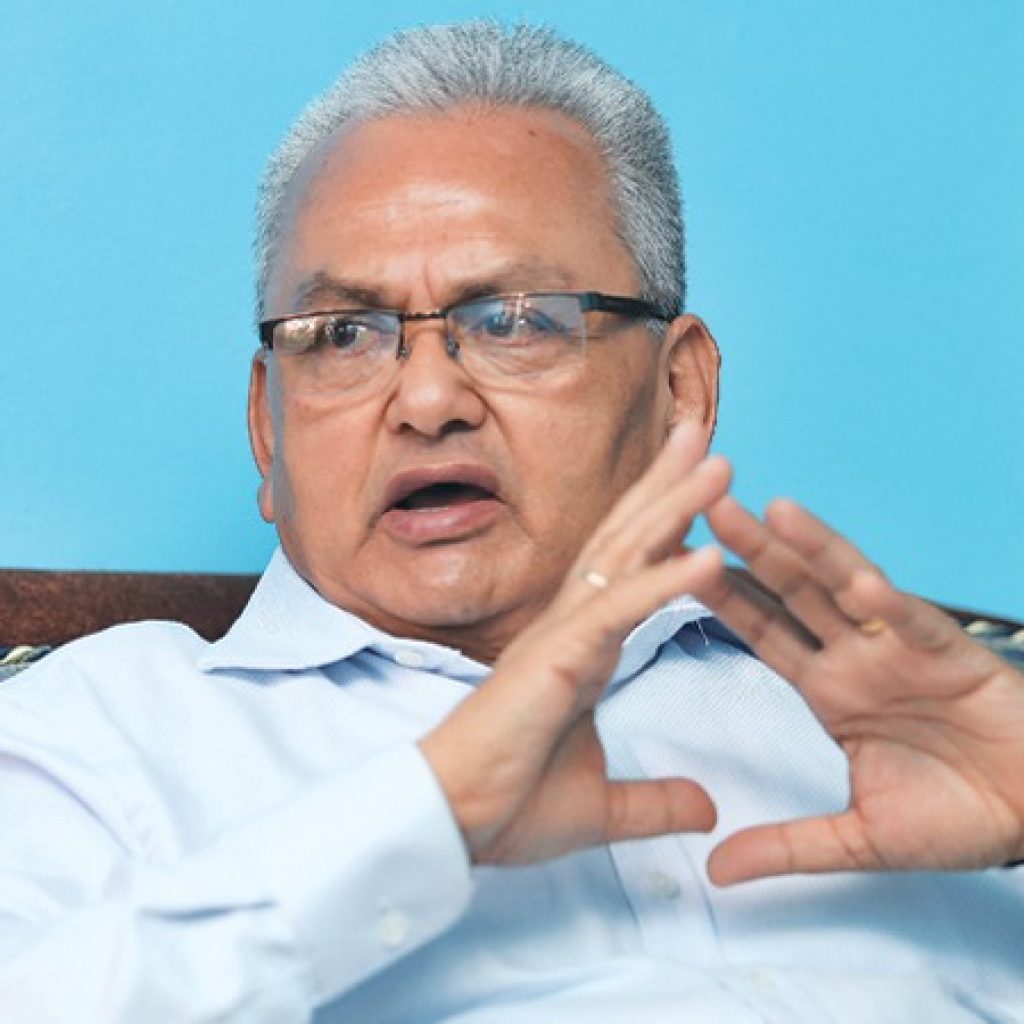 मुखर्जीले पनि सबैलाई मिलाएर संविधान कार्यान्वयन गर्नु भनेर निर्देशन दिएर जानुभयो— महेन्द्रबहादुर पाण्डे, पूर्व परराष्ट्रमन्त्री