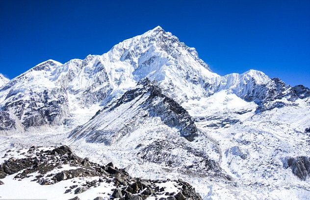 १८औँ अन्तर्राष्ट्रिय सगरमाथा दिवस आज: तेन्जिङ र हिलारीको साहसको स्मरण, हिमाली पर्यटनमा जोड