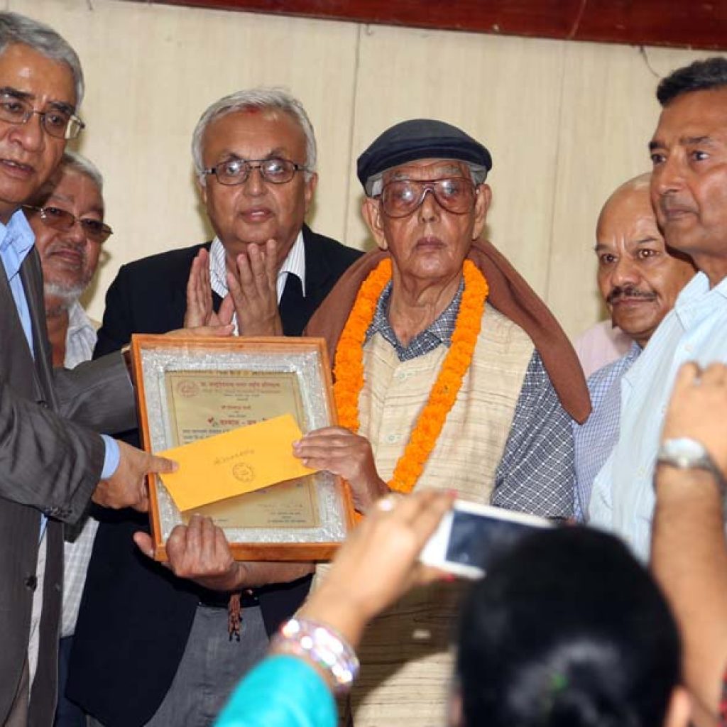 संविधान कार्यान्वयले विकासमा नयाँ तरङ्ग ल्याउँछ : सभापति देउवा
