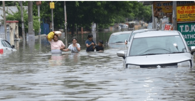 भारतमा फेरि बाढी, बिहार र उत्तर प्रदेशमा १०० जनाभन्दा बढीको मृत्यु