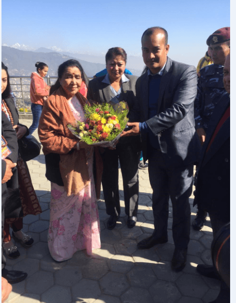 भारतीय चर्चित गायिका आशा भोस्ले चन्द्रागिरीमा