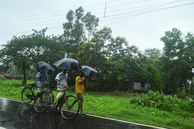 शक्तिशाली अम्पुन आँधीका कारण भारत र बंगलादेशमा ठूलो हावाहुरी र वर्षा