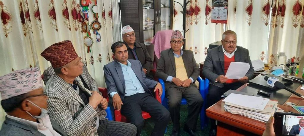 प्रचण्ड–माधवलाई अर्को झड्का,ओलीलाई समर्थन गर्दै सुदूपश्चिमका अर्थमन्त्रीको राजिनामा