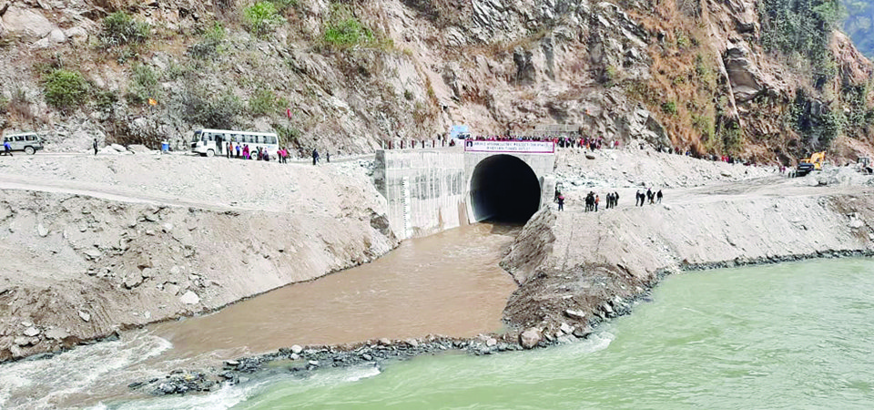 अरुण तेस्रोको काम धमाधम