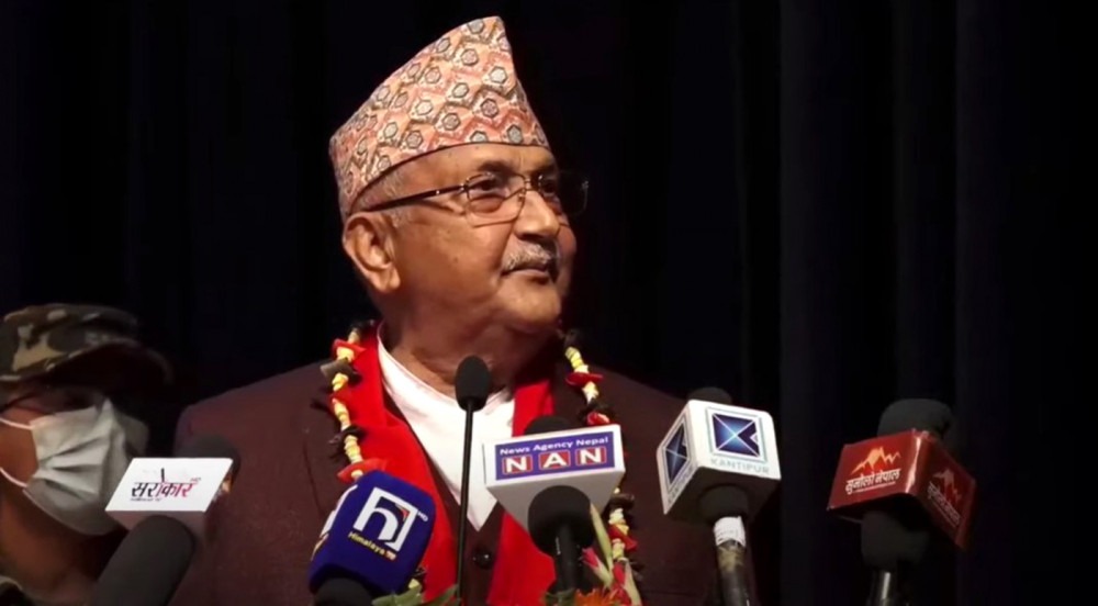 कम्युनिस्टको बर्को ओढेर बाटामा बस्नेहरुले कम्युनिस्ट आन्दोलनलाई बदनाम गराए