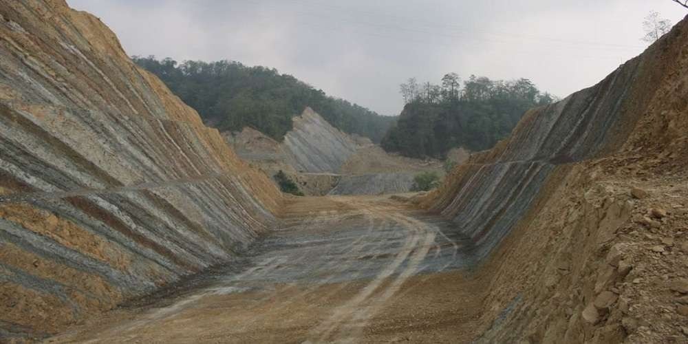 द्रुत मार्गको सुरुङ र पुलसम्बन्धी टेन्डर खारेज गर्न निर्देशन