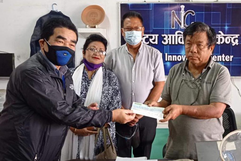 संघ र महाविहारवाट कोरोना संक्रमितहरुको उपचारको लागि सहयोग