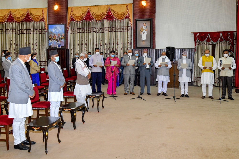 मन्त्रिपरिषद् विस्तार सर्वोच्चद्वारा बदर, यी मन्त्रीहरु पदमुक्त
