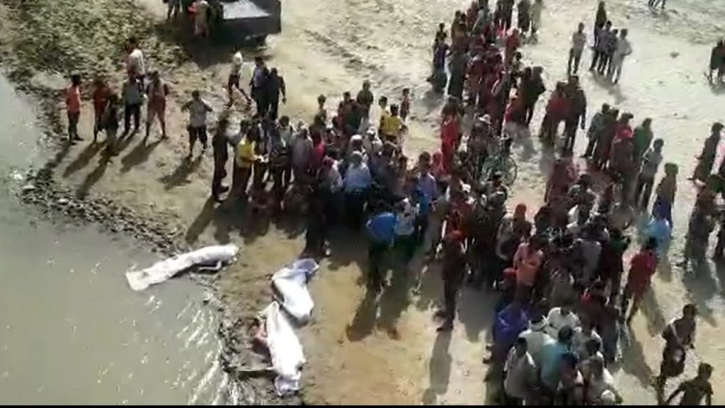 खोलामा डुबेर तीन युवकको मृत्यु