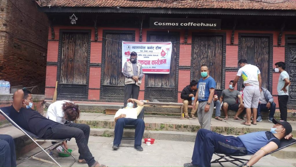 न्यातापोल कर्नर टीमको बार्षिक उत्सवमा रक्तदान