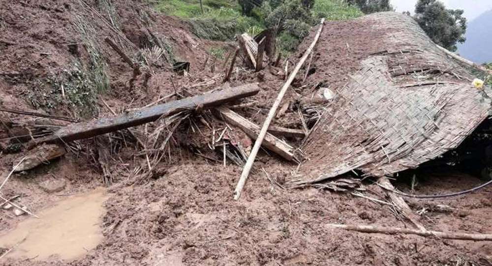 रसुवामा पहिरोले घर पुरिँदा चारजना बेपत्ता