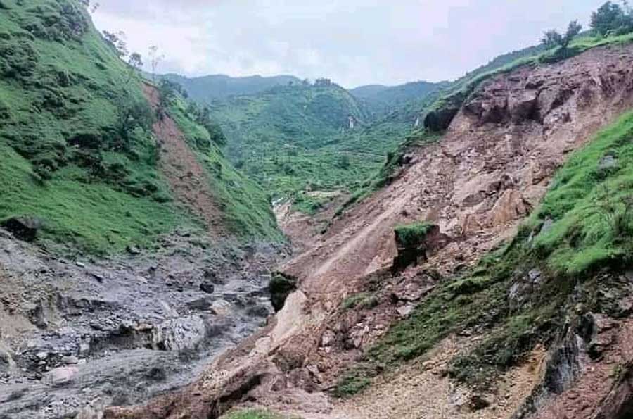 दार्चुलामा पहिरो, एकको मृत्यु , दुई बेपत्ता