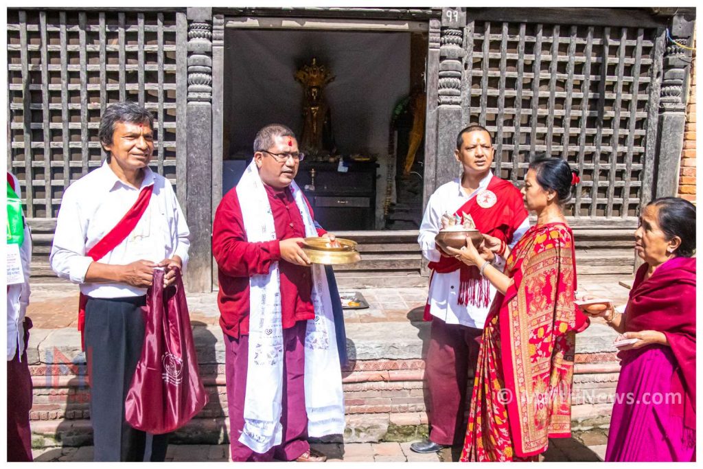 काठमाडौंमा सामुहिक पञ्चदान