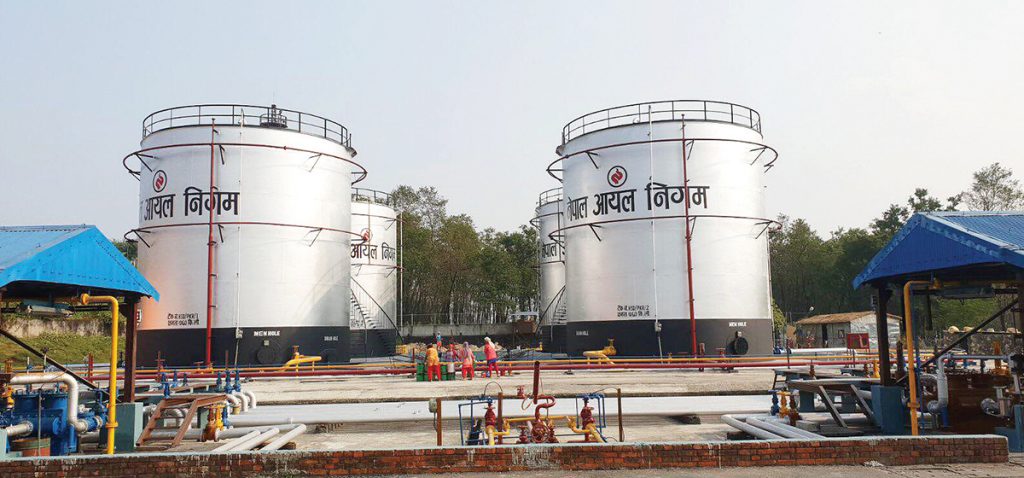 दसैँमा पनि आयल निगमका डिपोहरू खुला हुने