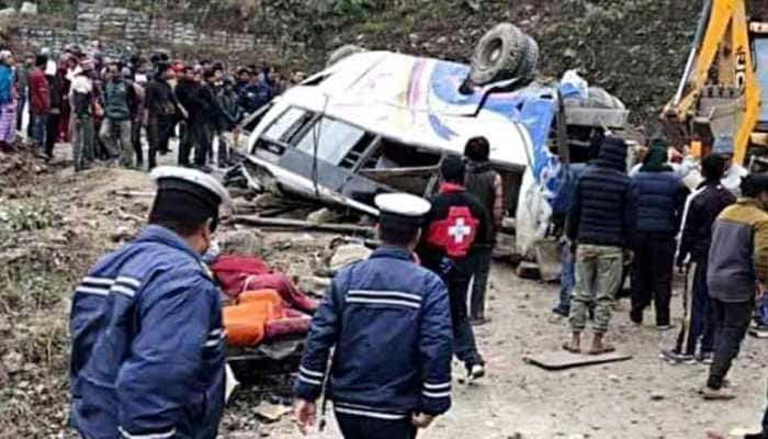 पाल्पामा बस दुर्घटना छ जनाको मृत्यु अठार घाइते