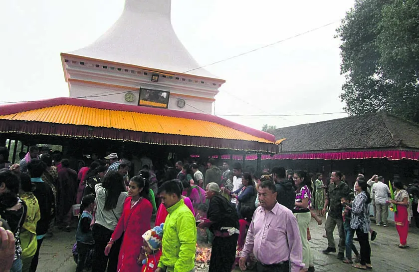 भक्तपुरका विभिन्न शक्तिपीठमा दर्शनार्थीको घुइँचो