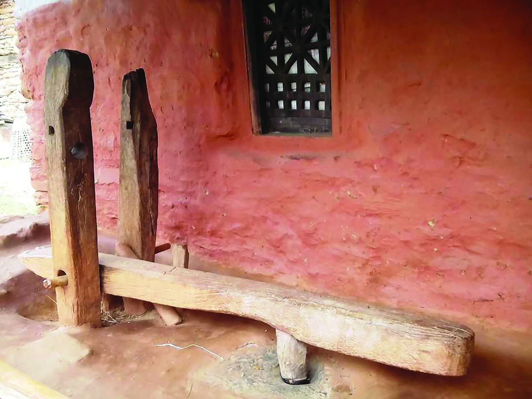 ग्रामीण क्षेत्रमा मासिँदै ढिकी, जाँतो र पानीघट्ट