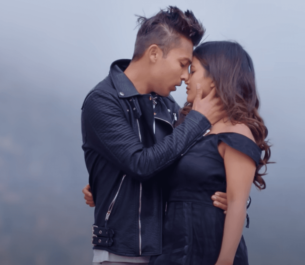 तपाई टिकटक कतिकाे बनाउनु हुन्छ ? चलचित्र ‘मिलन’ को गीतमा टिकटक बनाउनेलाई २५ हजार