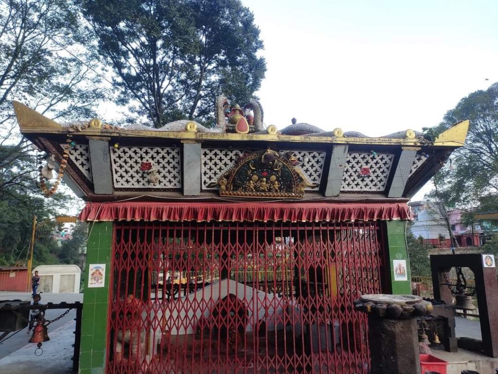 प्रशिद्ध सात गाउँ जात्रा चलाइने बिष्णुदेवी मन्दिरको पताः चोरी