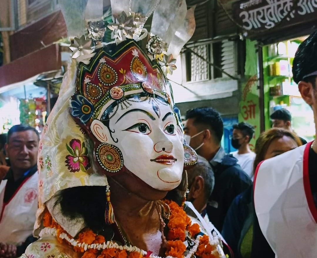 हनुमानढोकाको बन्द त्रिशुल चोकमा आज दिनभरि न्यतमरु अजिमाको बाह्रवर्षे नाच