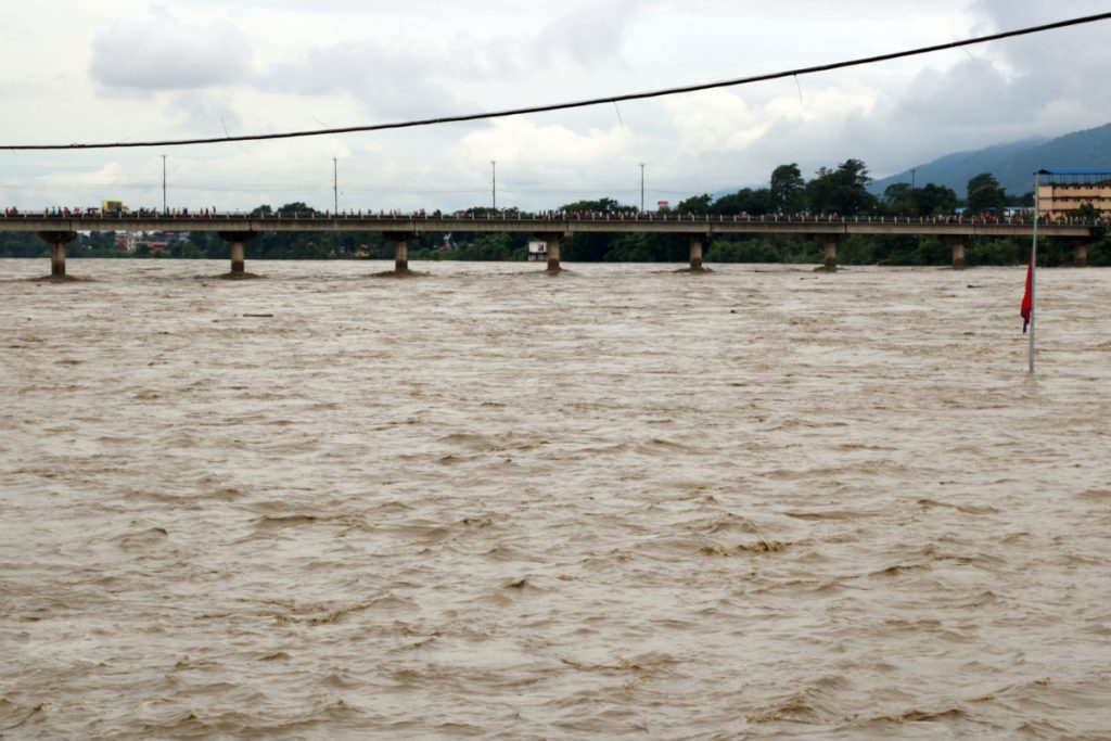 नारायणीले पुनः खतराको तह पार गर्यो, पानीको सतह १२ मिटर पुगेको छ
