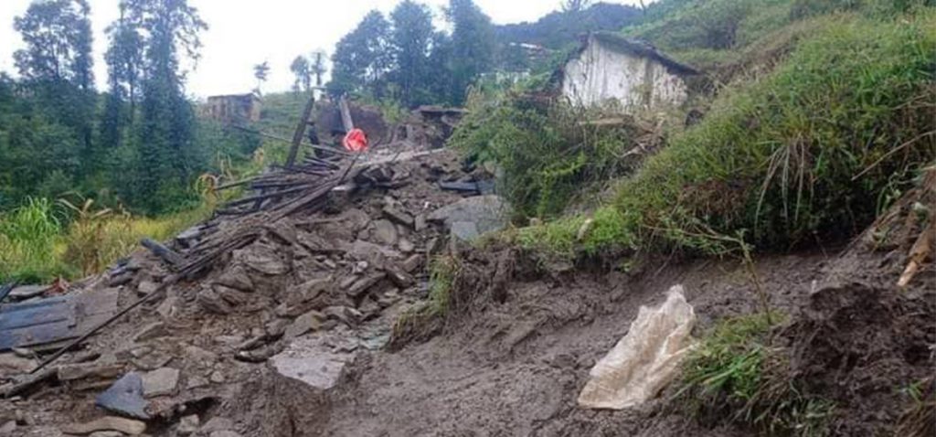 पहिरोले घर पुर्दा हुम्लामा ४ जनाको मृत्यु, ५ घाइते