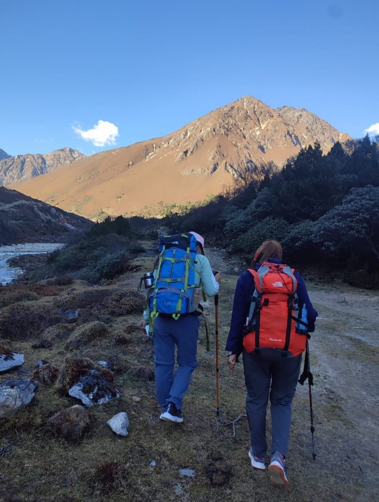 कञ्चनजङ्घा क्षेत्रमा बढ्यो पर्यटककाे चहलपहल
