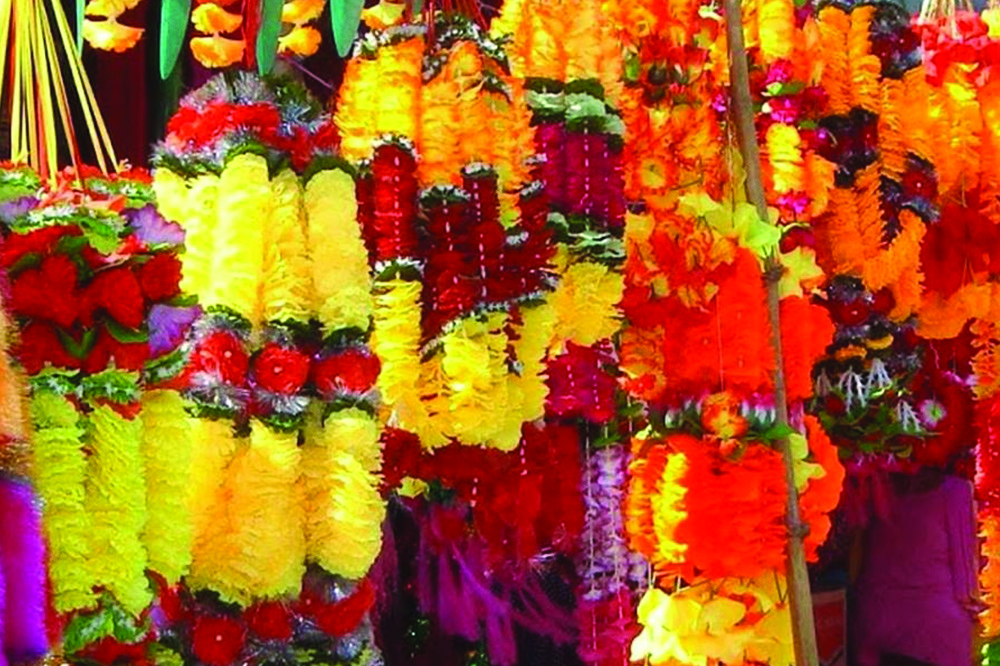 तिहार तथा छठ पर्वमा प्लाष्टिककाे फूलमाला प्रयोग वा बिक्री गर्नेलाइ एक लाख रुपैयाँ जरिवाना