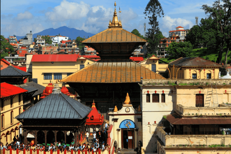 पशुपतिमा नागमणि, एक मुखे रुद्राक्ष र दाहिने शङ्ख हेर्नेको भीड