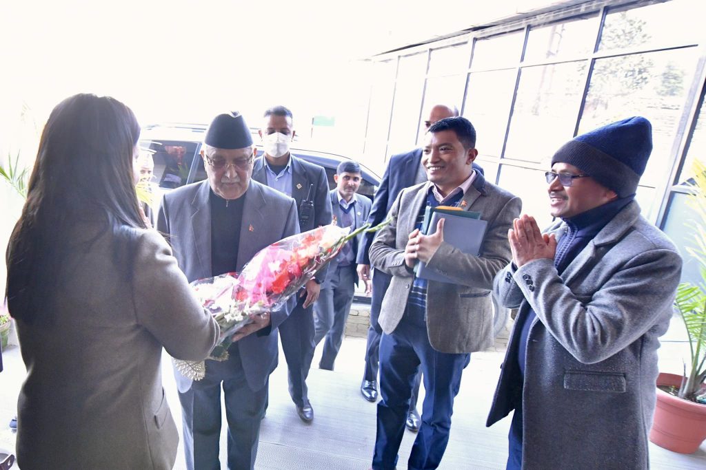 दुई वर्षपछि अध्यक्ष ओली प्रचण्ड निवासमा( तस्बिर सहित )