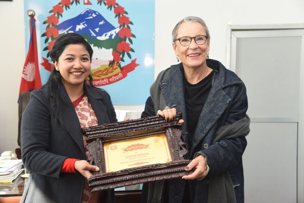 काठमाडौं महानगरकी उपप्रमुख डंगोलसँग स्वीजरल्याण्डकी राजदूत क्याप्लरको शिष्टाचार भेट