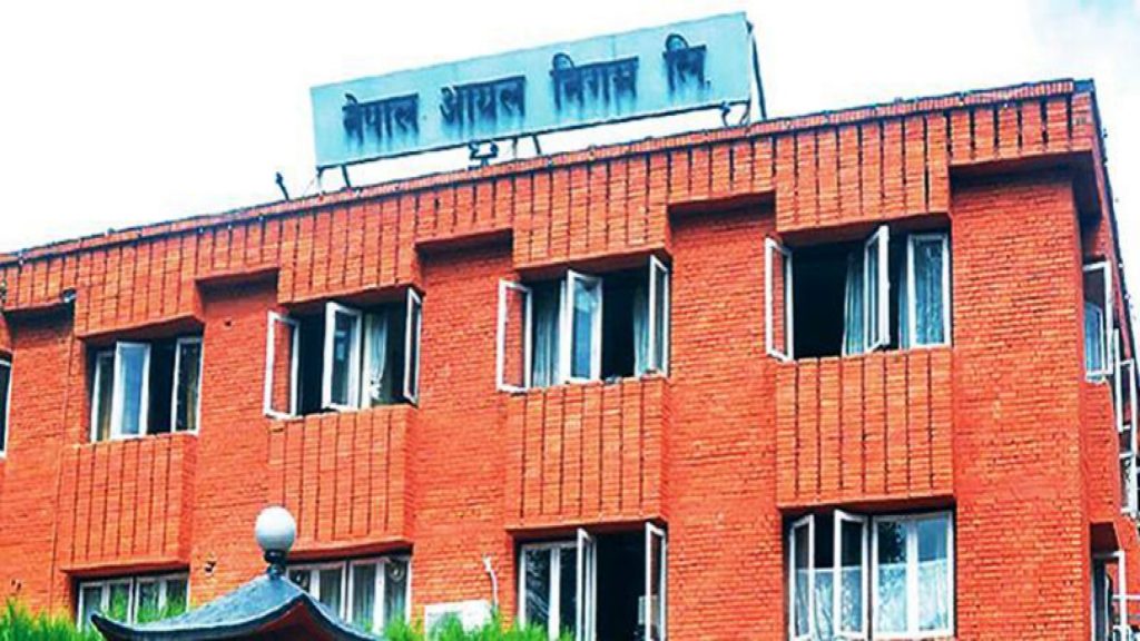 भारतबाट घटेर आयो इन्धनकाे मूल्य तर समायाेजन भएन