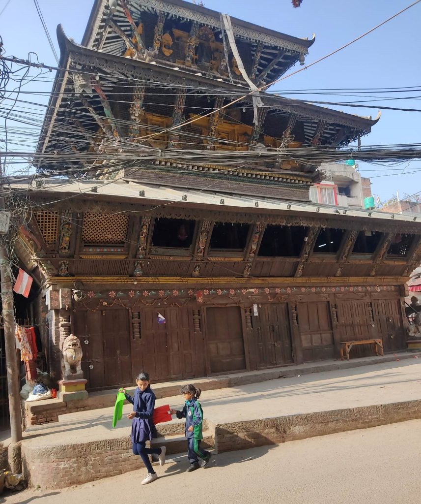 काठमाडौंको भिमसेन मन्दिरमा पनि महानगरको हस्तक्षेप, बन्द गराए पसल कवल