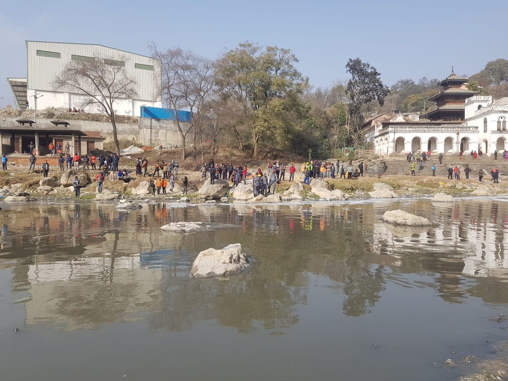 चोभारमा गाडी खसेर बेपत्ता भएका व्यक्तिको खोजी जारी