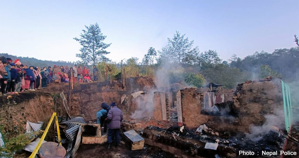 पाँचथरको फिदिममा आगलागी, दुई जनाको जलेर मृत्यु दुई जना घाइते