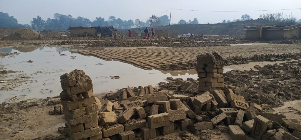 भक्तपुरको चाँगुनारायणमा काँचो इँटा उत्पादन तथा निकासीमा कर