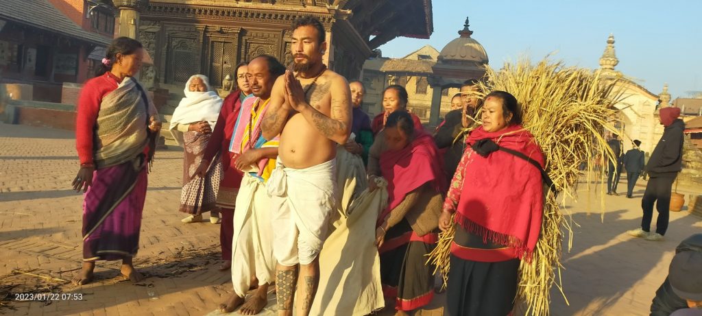 भक्तपुर श्री माधवनारायणका पुरुष ब्रतालुहरु “दुंदायगु” गर्दै (तस्बिरहरू)