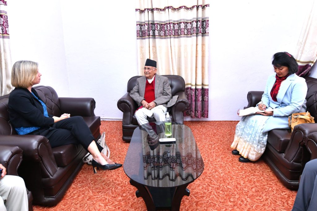 एमाले अध्यक्ष ओली र नेपालका लागि बेलायकी राजदूत काथ्रिनबिच भेट, के–के भयो कुराकानी