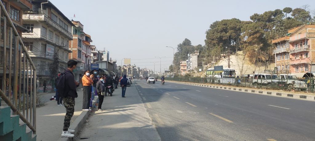 यातायात बन्द फिर्ता, मजदूर कुट्ने ल्होत्सेका कर्मचारीलाई कारवाही गर्ने सहमति