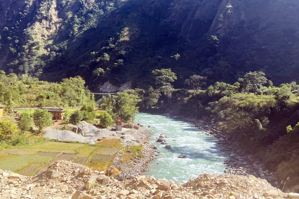 ठेक्का भएको सात वर्षमा पनि बनेन भेरी नदीमा पुल