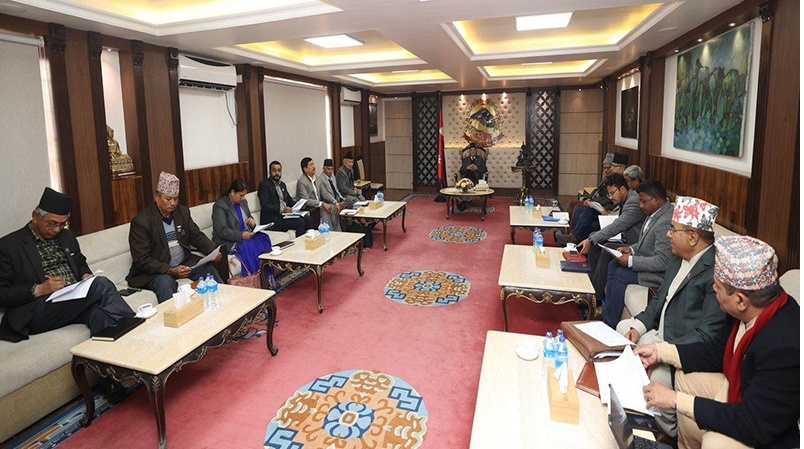 प्रधानमन्त्री र दलका प्रमुख सचेतकबीचको छलफल सुरु