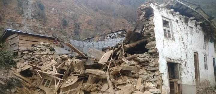 बाजुराका भूकम्पपिडीतलाई खाना र लत्ताकपडाको समस्या